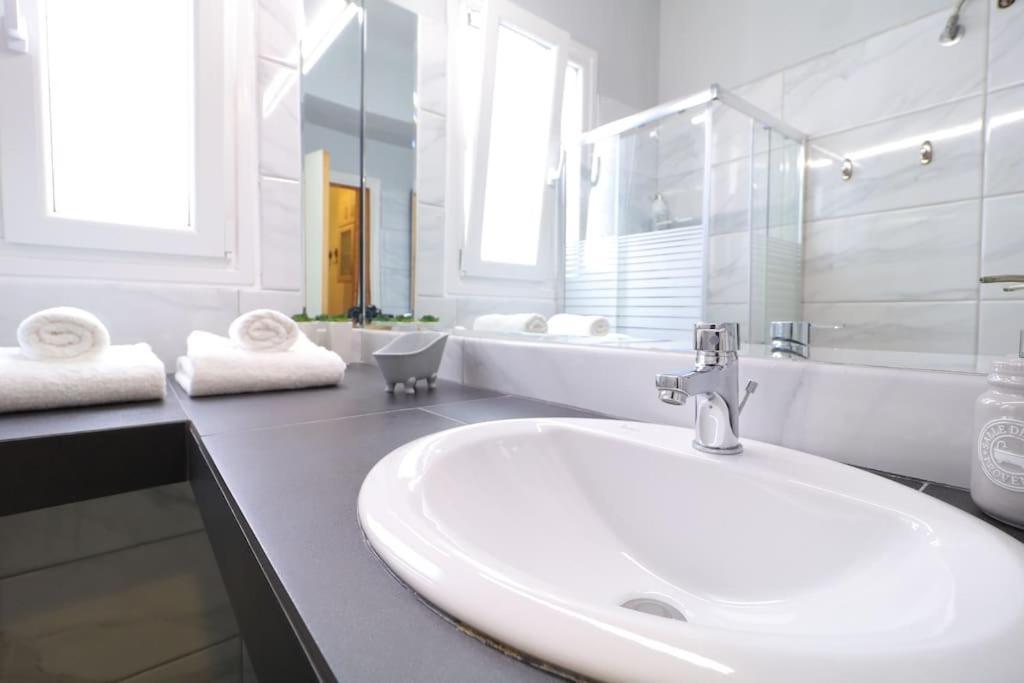 Restful Apartment - Syntagma Square Афіни Екстер'єр фото